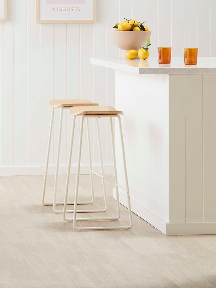 Hendrix Backless Bar Stool (Oak)